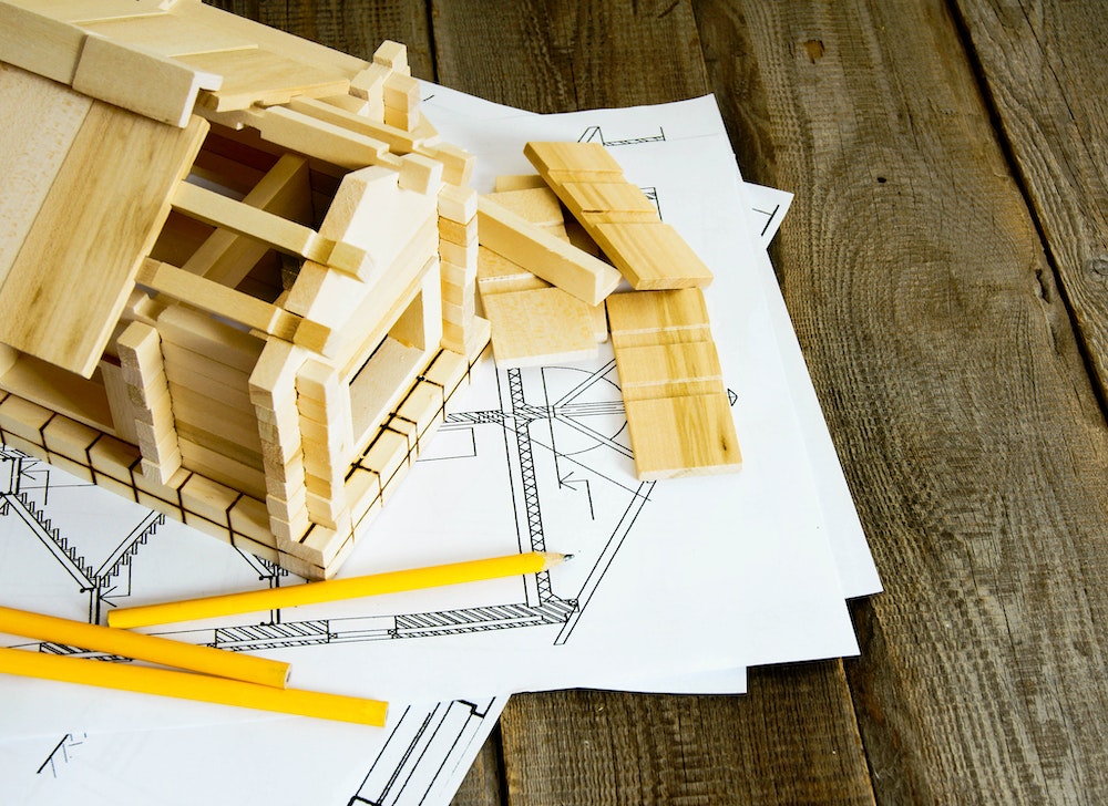 Comprendre les enjeux de la construction sans permis de construire: un aperçu juridique
